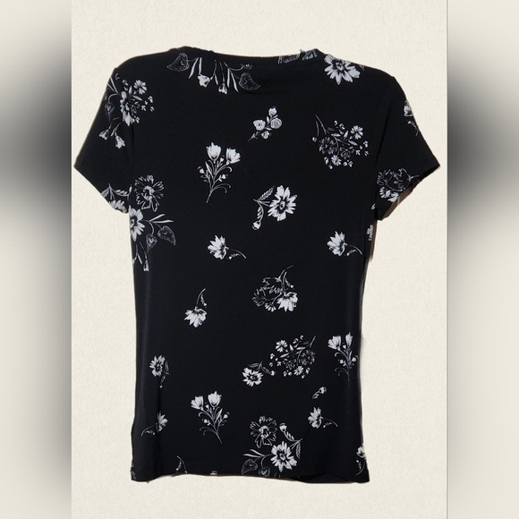 Candie's XS Knot Front Top - Picture 2 of 4